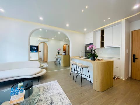 Stunning Vinhome Apartment