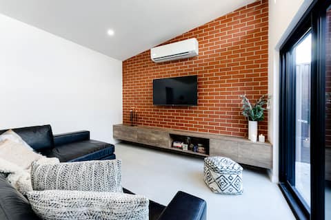 Three Luxe Villas • Secure Gated Complex