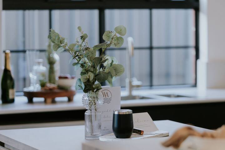 CrowdControl · 3 Luxe Villas in One Location gallery image 4