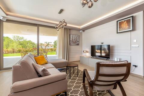 Popular Airbnb listing: Villa VISTA with private pool and sauna in Linardići