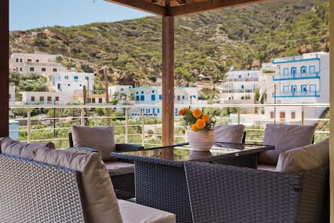 Hermes' Getaway Diafani