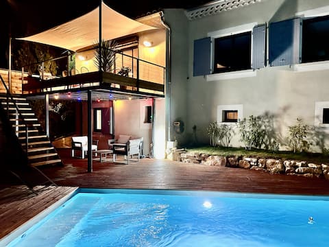 The Old Study – Beautiful View – Heated Pool