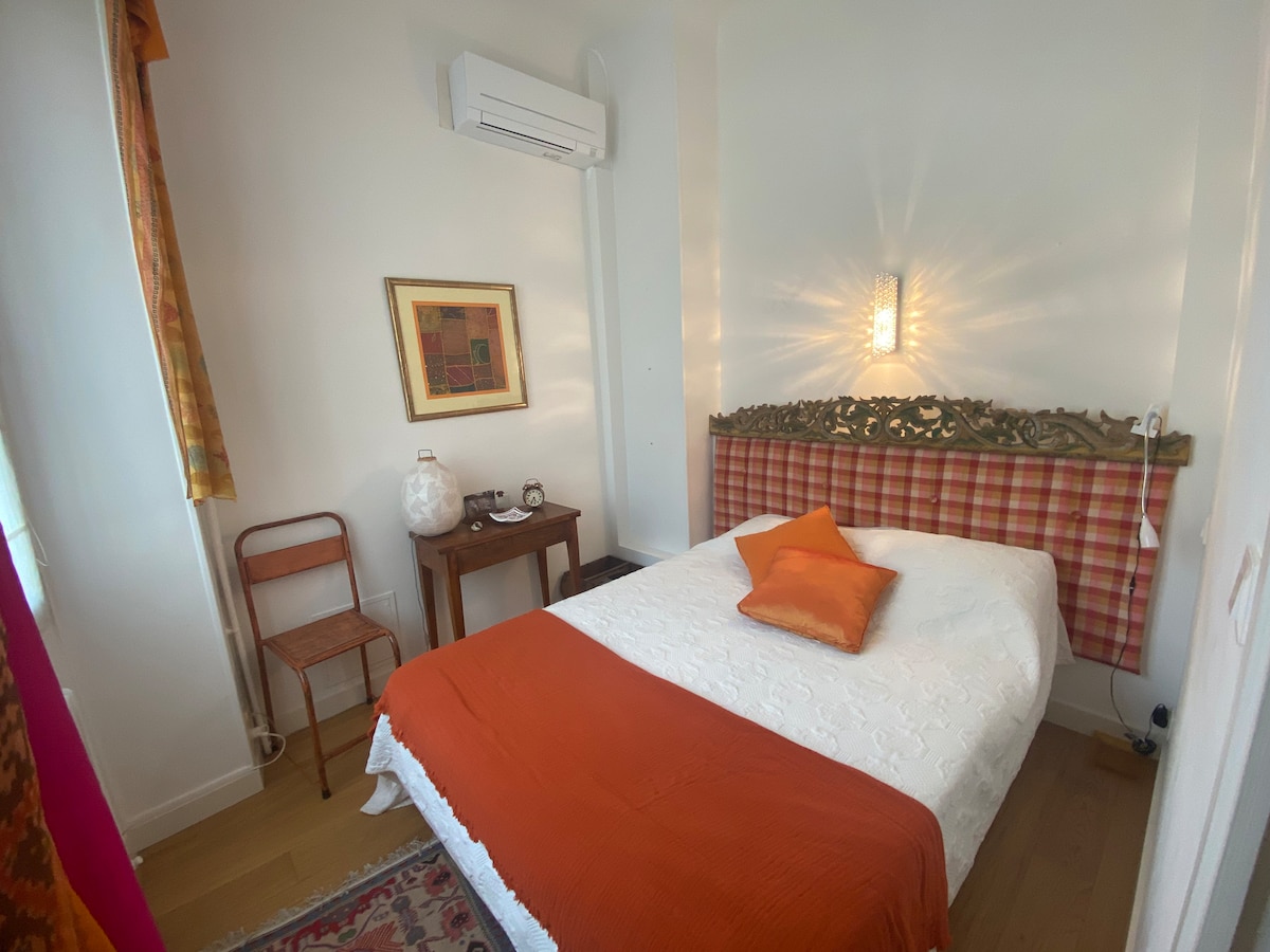 Habitación Doble al lado de la calle