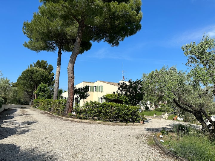 Kleines Appartement In Landhausvilla - Giulianova