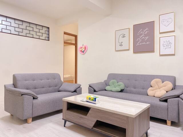 【東區商圈】6~8人房 / 3房一衛 / SOGO百貨/ MRT忠孝復興或敦化5~6Mins gallery image 3