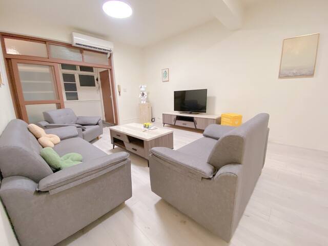 【東區商圈】6~8人房 / 3房一衛 / SOGO百貨/ MRT忠孝復興或敦化5~6Mins gallery image 5