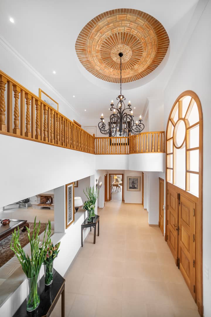 Giriş zamanı məni səmimi qarşılayacaqsınız.