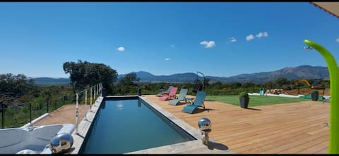 Villa for 2–14 people. Jacuzzi, Sauna, Pool