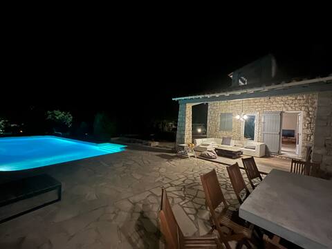 Beautiful Villa in pierres
