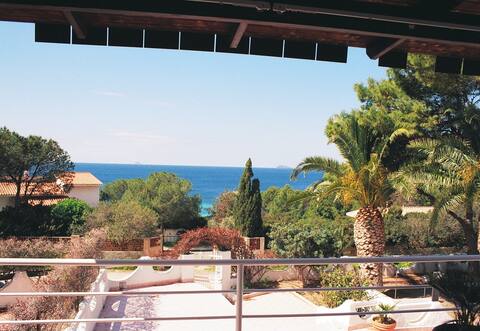 beautiful just 1 minute walk from the beach