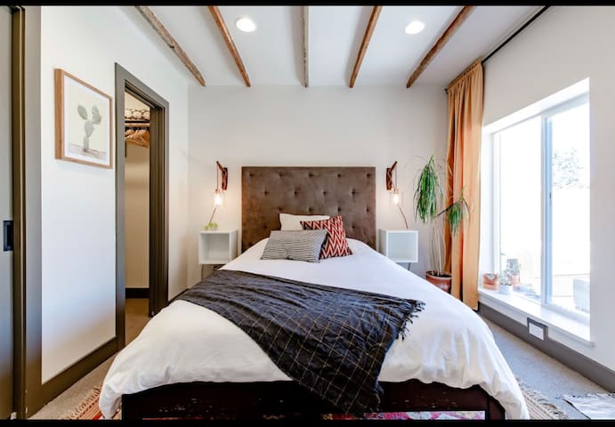 Unique 5* Denver Designer home w/ outdoor Oasis gallery image 2