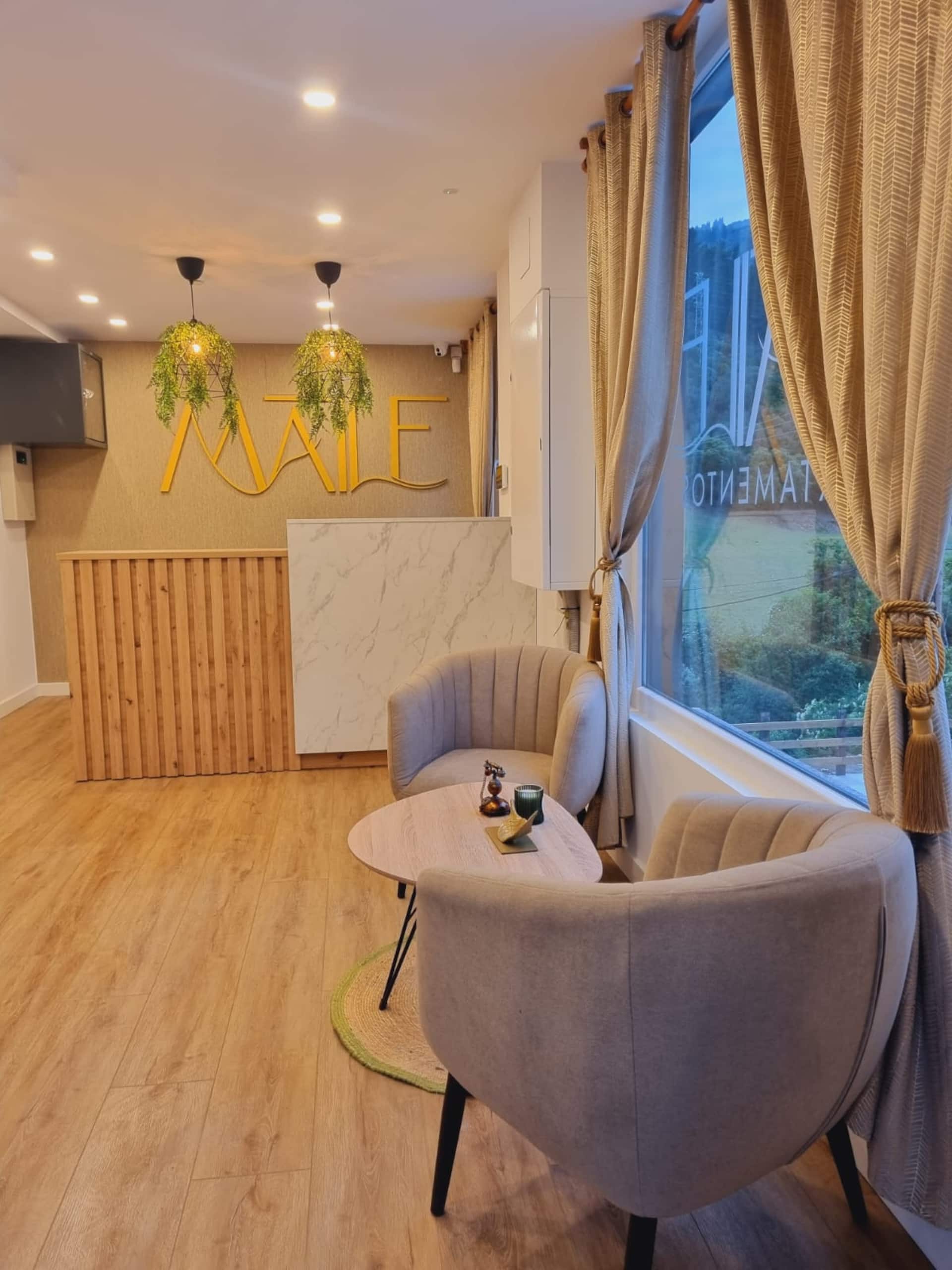 Maile Apartments, Family Apartment 403