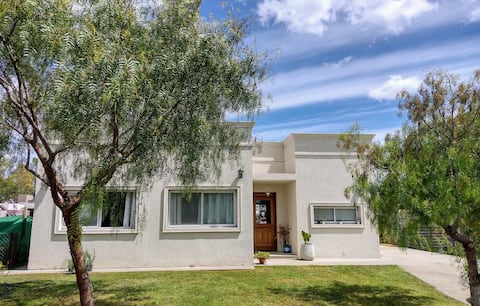 Comfortable and bright house in a private neighborhood