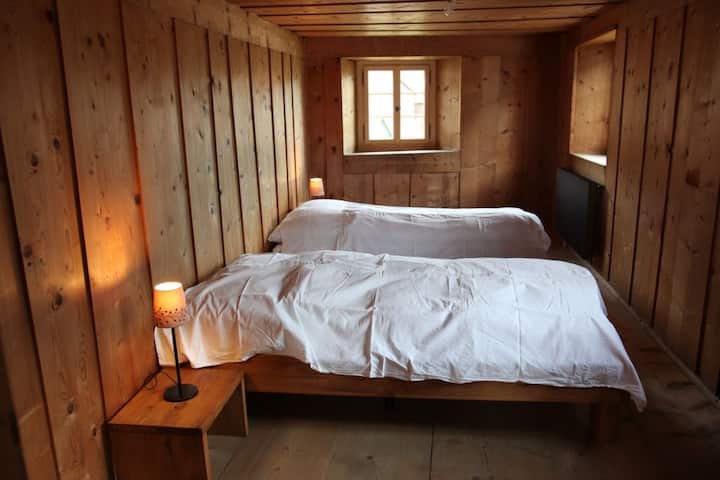 ¡Probablemente la habitación más acogedora para sueños encantadores! Acceso a través de la habitación grande