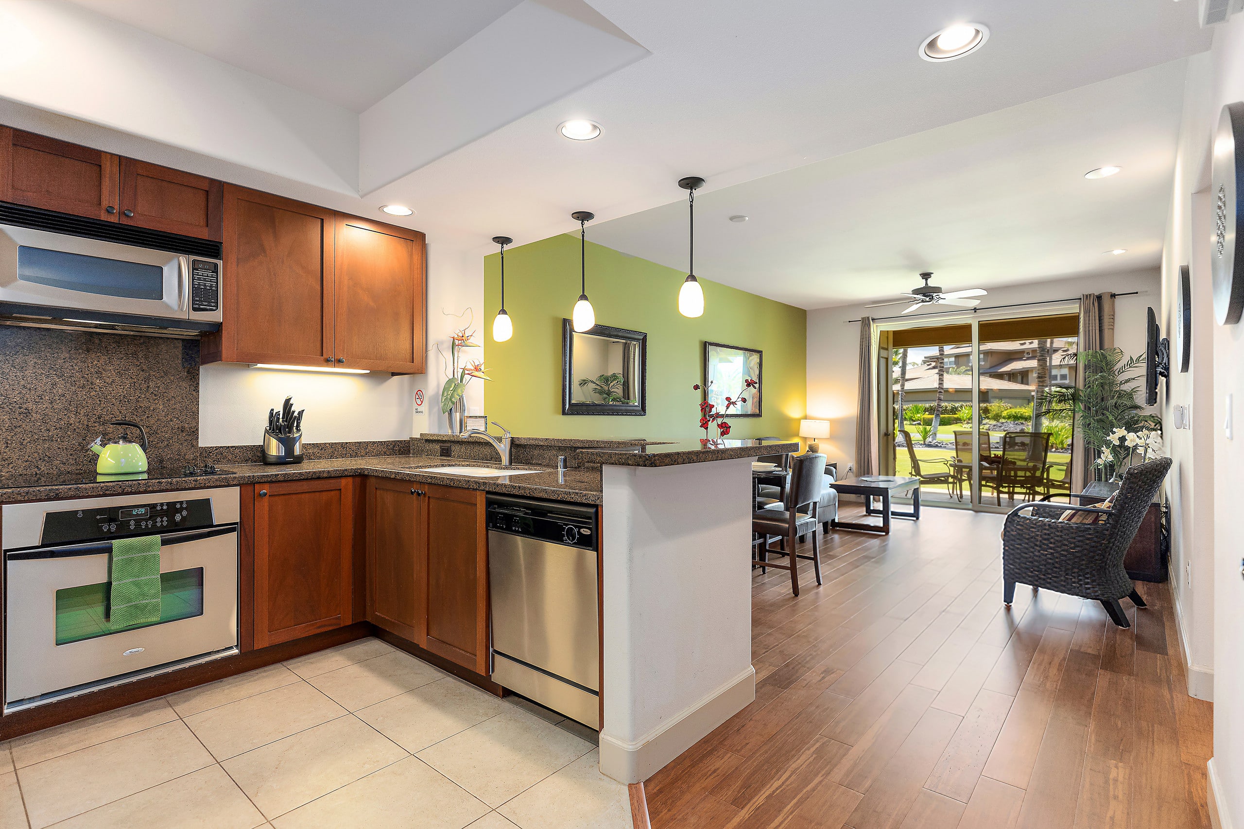 Beautiful 2 B/B with Ocean Club, Restaurant/Bar - Photo 11