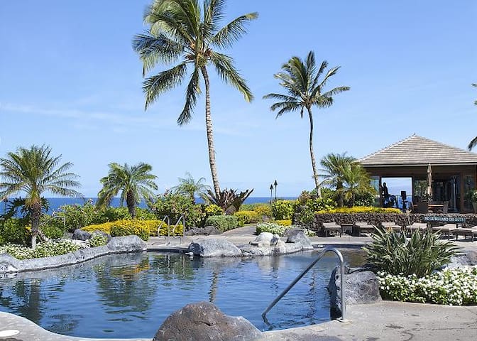 Beautiful 2 B/B with Ocean Club, Restaurant/Bar