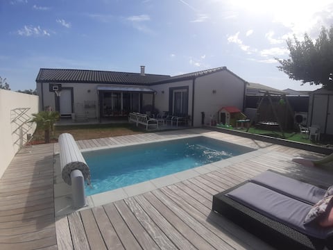 House with pool La Rochelle