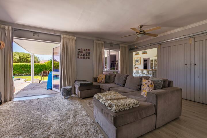 Melkbos Family Home, 3 mins from the beach. gallery image 5