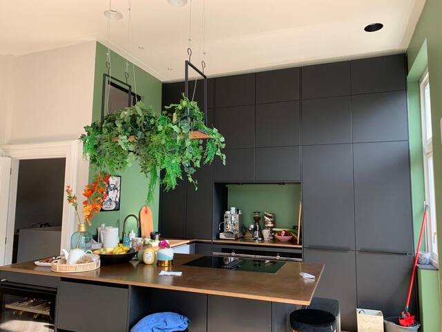 Luxury Private Residence with Rooftop Jacuzzi gallery image 4