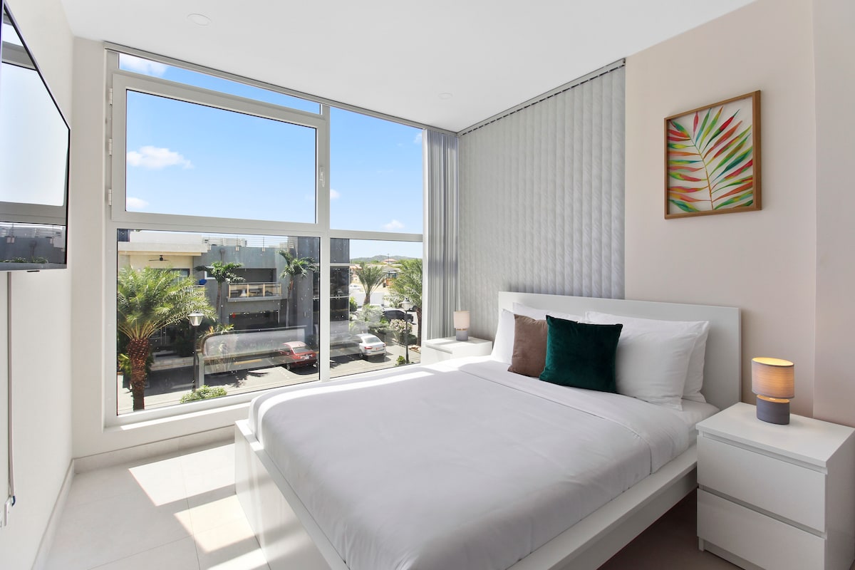 卧室2 |提供高品质的床上用品、床上用品和充足的垫子，让您度过轻松的假期。