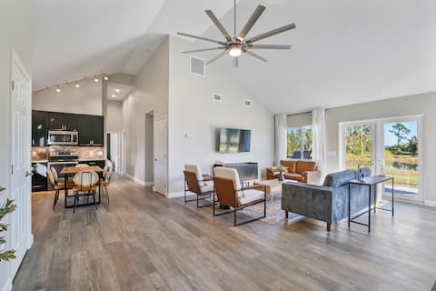 Successful Airbnb property: Where the Black Top Ends in North Fort Myers