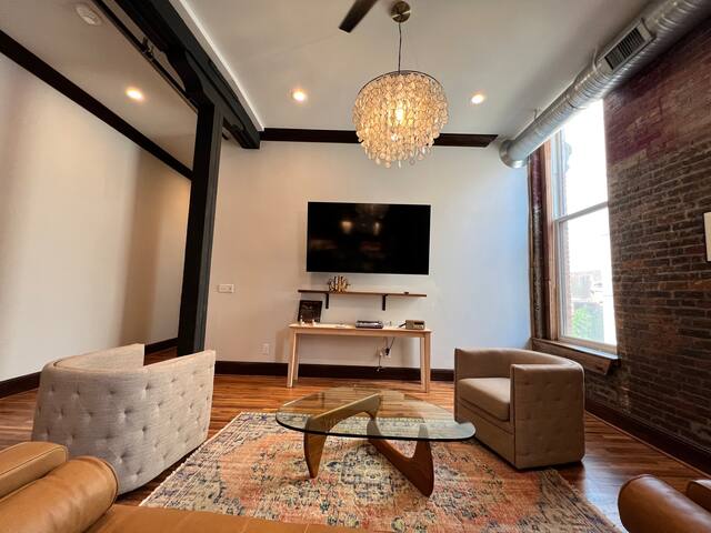 1882 Lofts – 301 – Downtown 2nd & Church gallery image 2