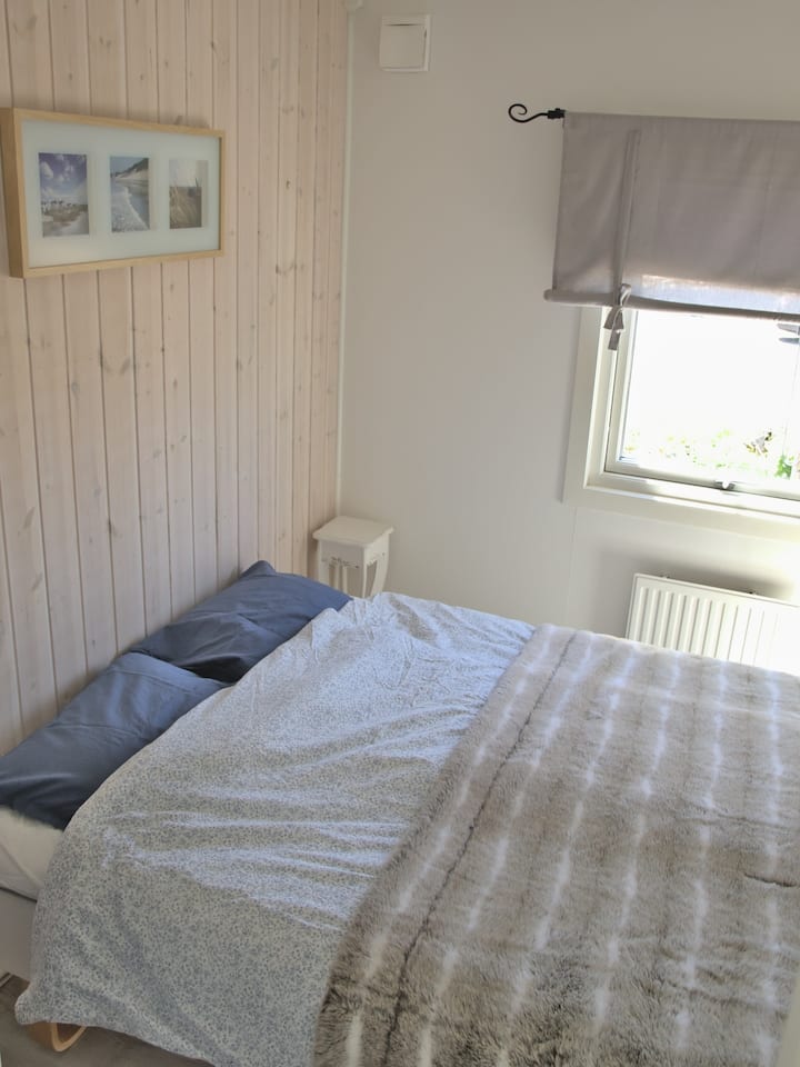 Druhá spálňa s posteľou širokou 1,40 m