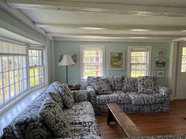 Walk to Mansion Beach! gallery image 2