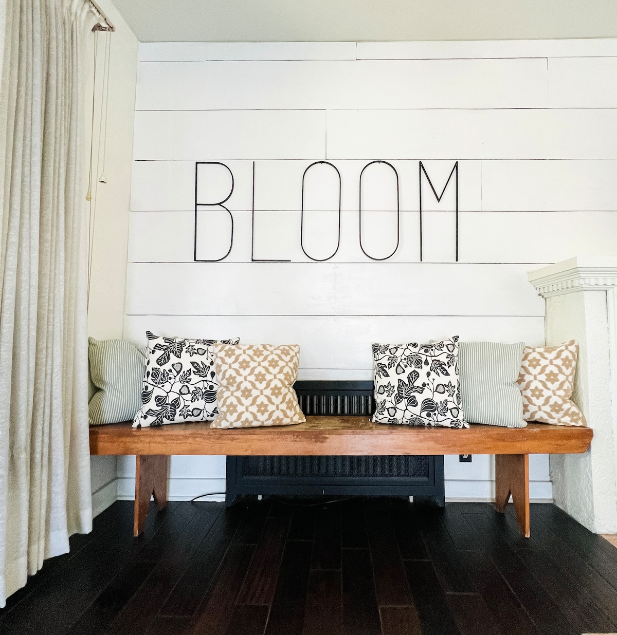 Popular Airbnb listing: Gorgeous downtown beauty! in Montrose