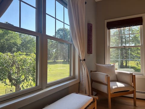 Stunning Hudson Valley Getaway with Pool