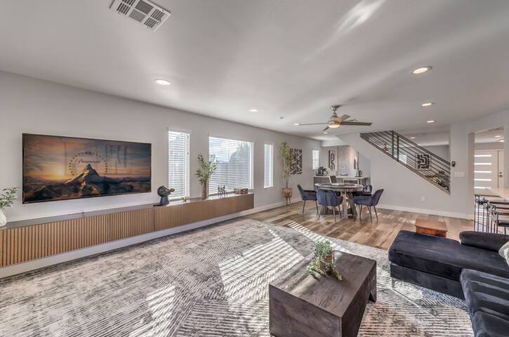 Elegant Villa 5BR, 4.5BA Pool/Hot Tub gallery image 4