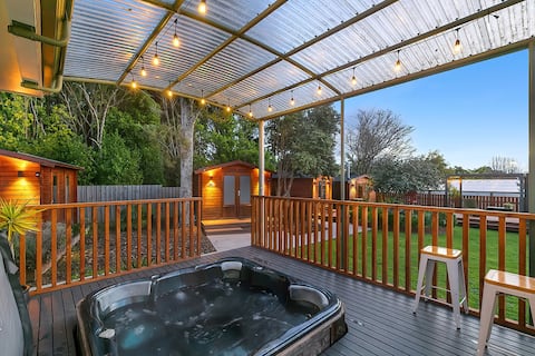 Grace Whenua Chalets
(up to 20 ppl)