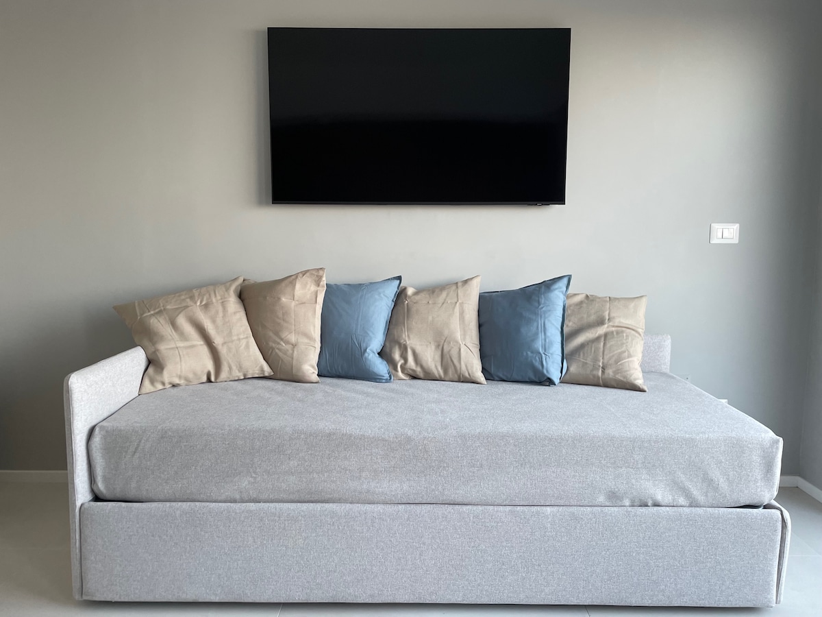 Airbnb con mejor rendimiento: The Window on the Sea Modern Apartment en Giardini Naxos