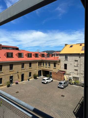 Boxwood IXL Lux – Hobart Waterfront gallery image 5