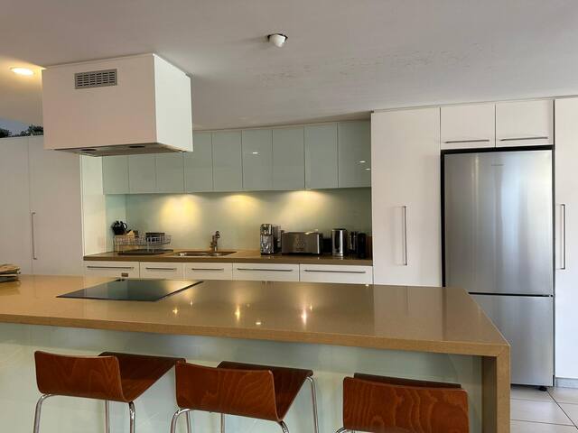 Boxwood IXL Lux – Hobart Waterfront gallery image 4