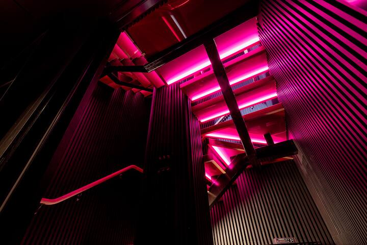 Boxwood V01 – 6BR Luxury w/ Spa + Cinema gallery image 4