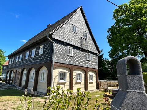 Cottage witch with jacuzzi, sauna, garden