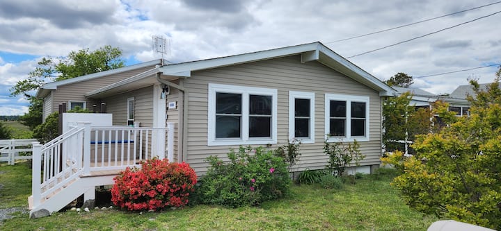 Pet Friendly Home In A Private Beach Community!