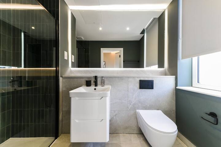 Stunning 2 bed apartment near Portobello Rd gallery image 5