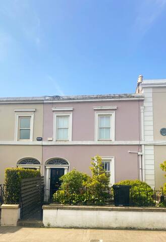 Victorian Home By The Sea- Cap Coz