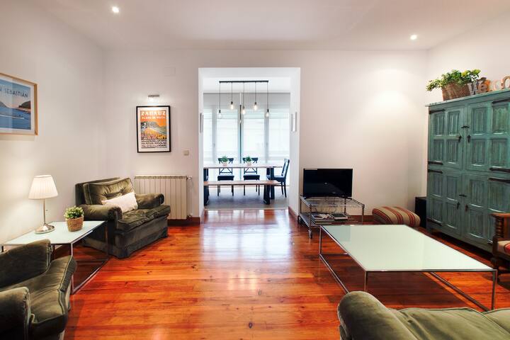 Earra – Eder, 3 min. playa y en pleno centro gallery image 2