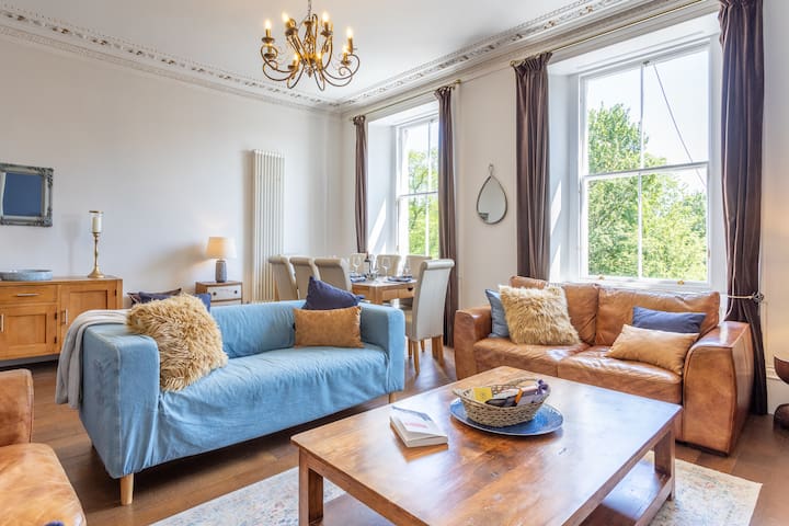 Stylish & Vibrant Retreat in Leith