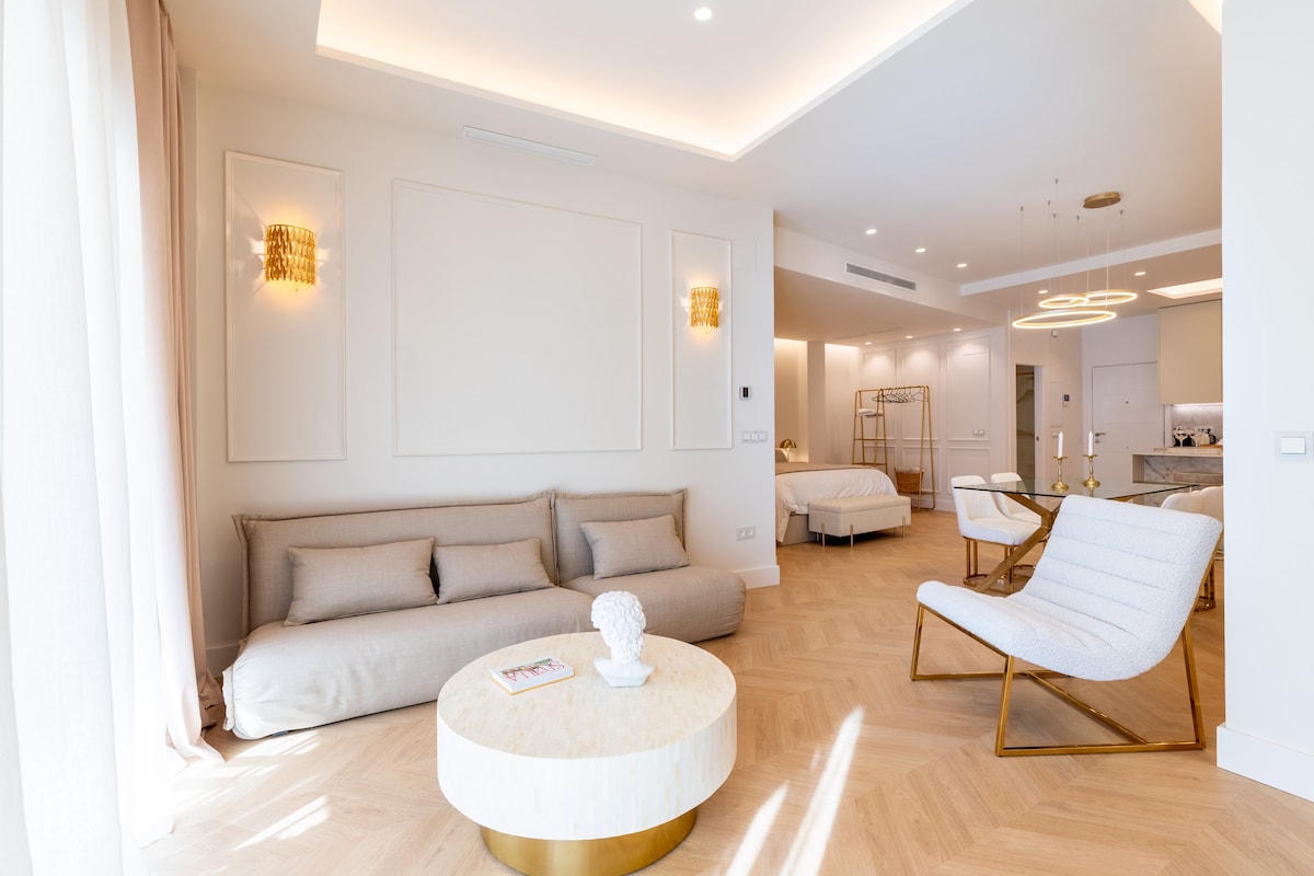 Anuncio de Airbnb popular: Premium Suite Constitución (Parking available) en Santa Cruz