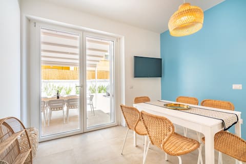 Oltremare | Patio, two steps from the sea