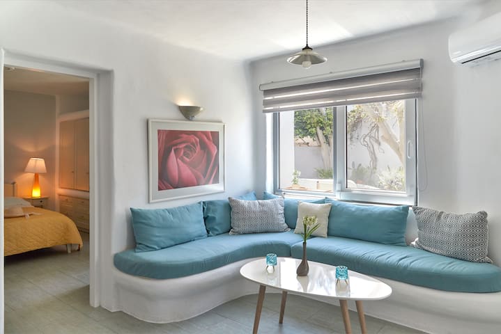 Yades House Naousa Paros