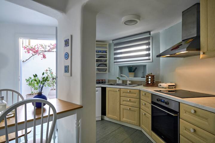 Yades House Naousa Paros gallery image 5