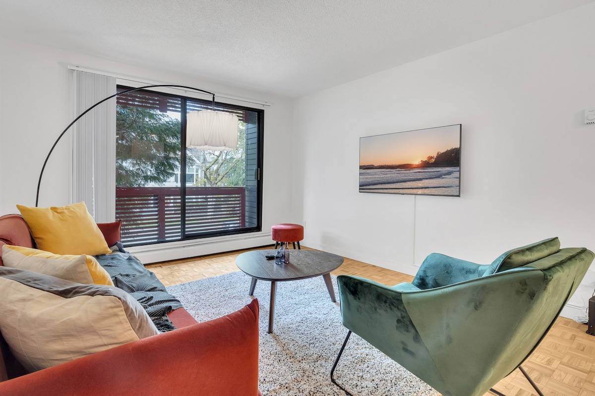 Lovely Fairview Condo with Parking