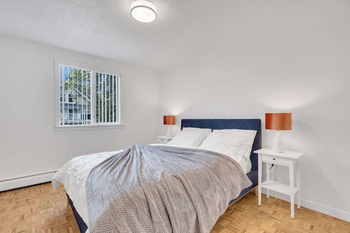 Lovely Fairview Condo with Parking