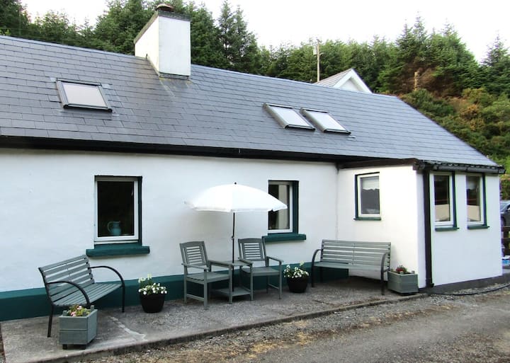 'Knockalassa'
Traditional Irish Cottage Experience - Clare County
