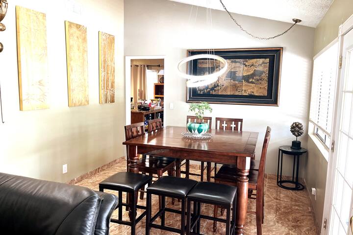 4B3B 8~12min to strip, pool & spa，31days only! gallery image 3